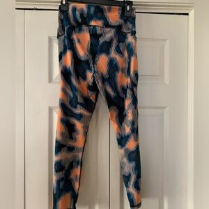 Women’s Under Armour Leggings-EUC